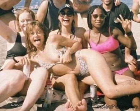 Ella Purnell Nude Leak