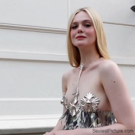 Elle Fanning Tits