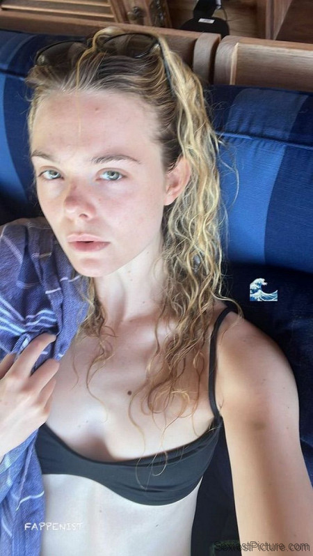 Elle Fanning Tits