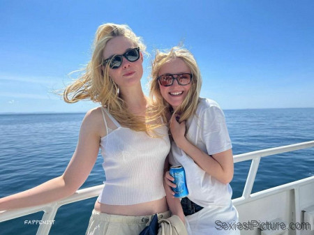 Elle Fanning and Dakota Fanning Sexy