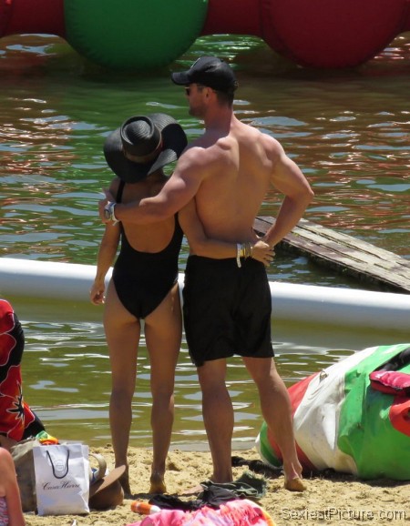 Elsa Pataky Sexy Ass With Chris Hemsworth