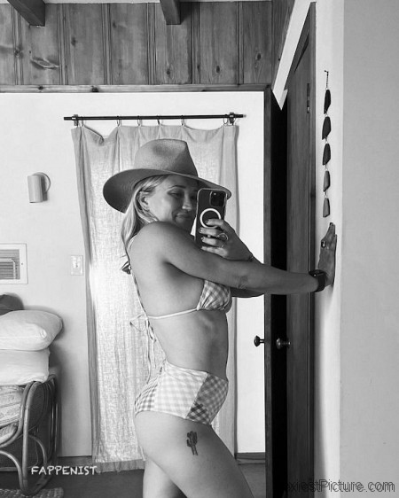 Emily Osment Sexy Bikini Body