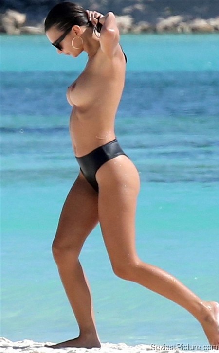 Emily Ratajkowski Nude Beach Topless Boobs Big Tits Wet Paparazzi