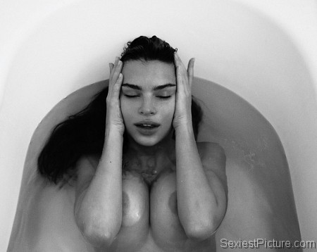 Emily Ratajkowski nude boobs in the bath
