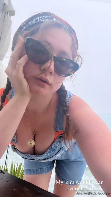 Emma Kenney Tits