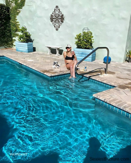 Erin Moriarty Bikini Tits