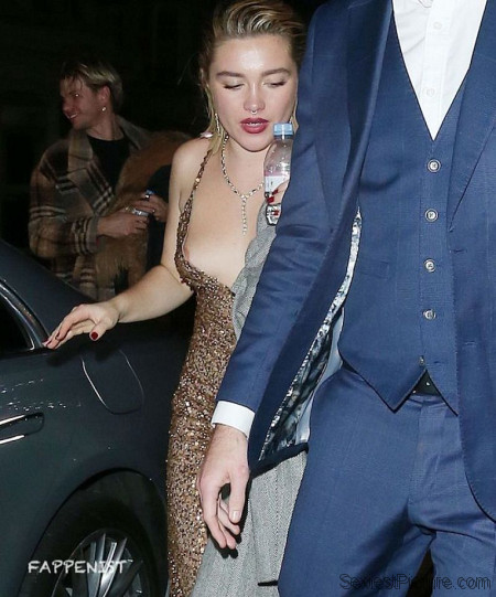 Florence Pugh Nip Slip