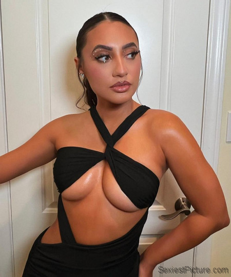 Francia Raisa Tits