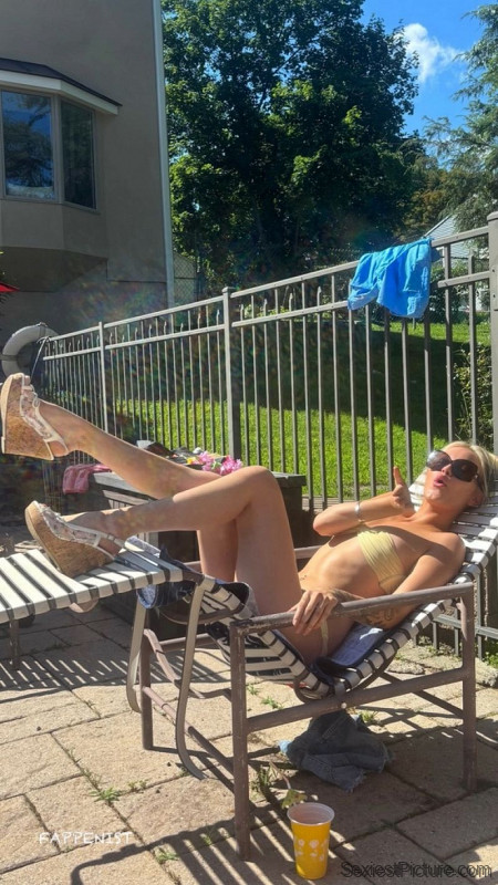 Grace VanderWaal Tits Tanning