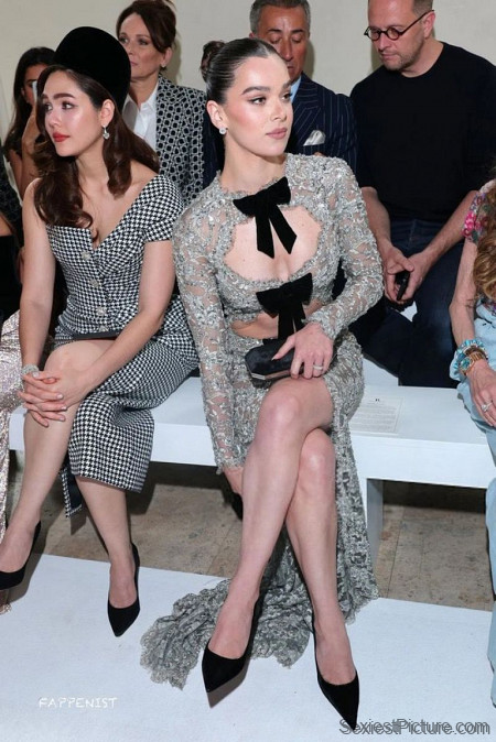 Hailee Steinfeld Tits and Ass in Paris