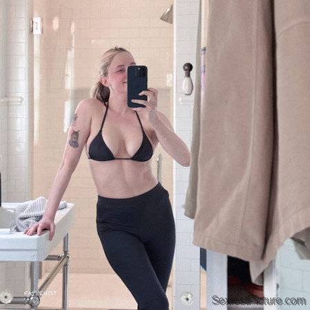 Haley Bennett Tits