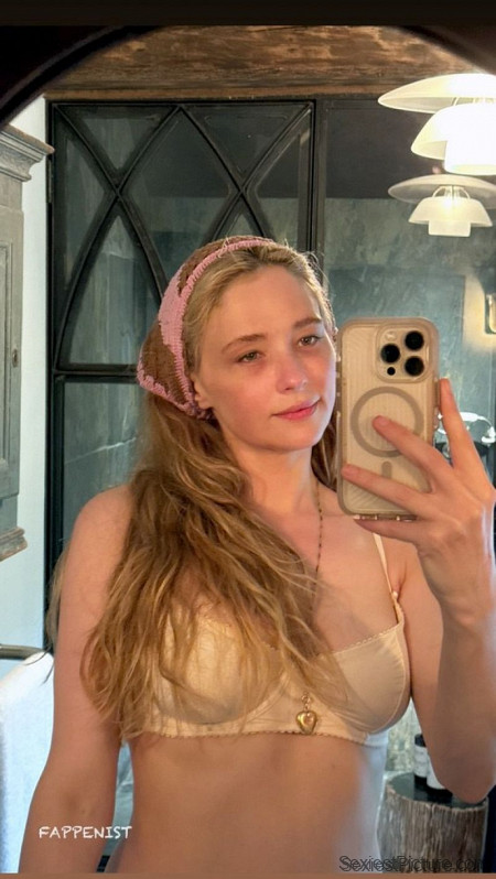 Haley Bennett Tits in a Bra