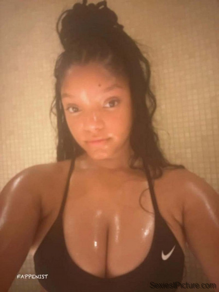 Halle Bailey Sweaty Big Tits