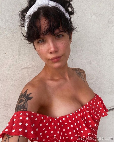 Halsey Braless Cleavage