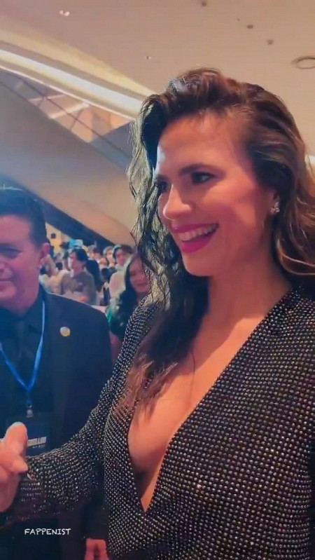 Hayley Atwell Braless Boobs