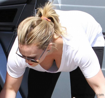 Hilary Duff Braless Big Tits