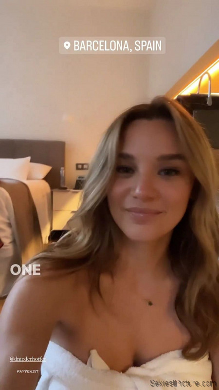 Hunter King Tits in a Towel