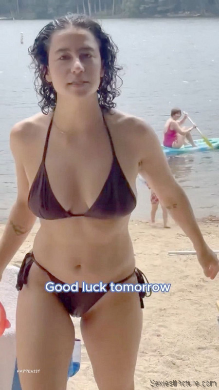 Ilana Glazer Big Tits and Camel Toe
