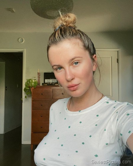 Ireland Baldwin Braless Boobs