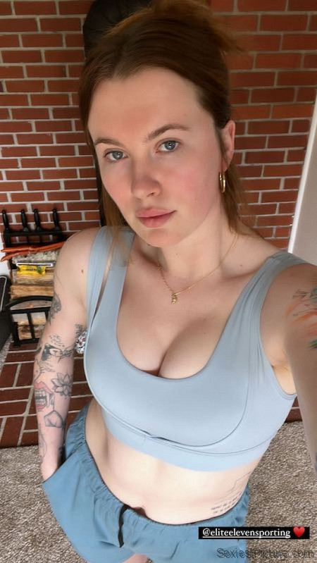 Ireland Baldwin Cleavage