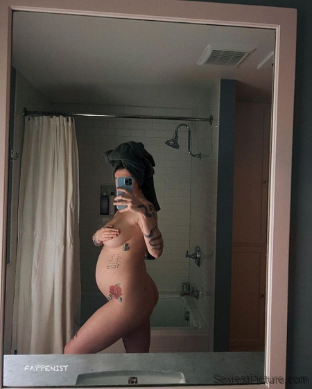 Ireland Baldwin Nude Pregnant