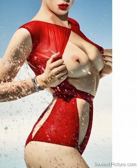 Ireland Baldwin topless boobs big tits flash wet bathing suit