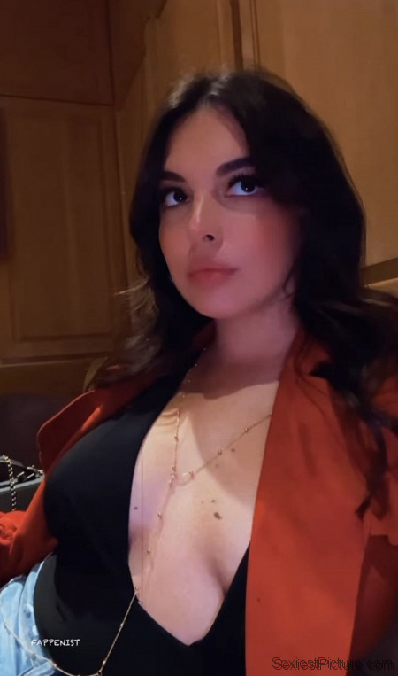 Isabella Gomez Big Tits