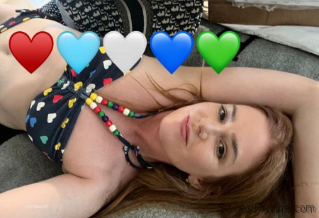 Isla Fisher Big Tits Bikini