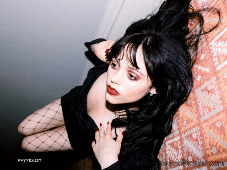 Jenna Ortega Tits New Photoshoot