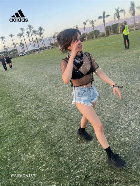 Jenna Ortega Tits and Legs