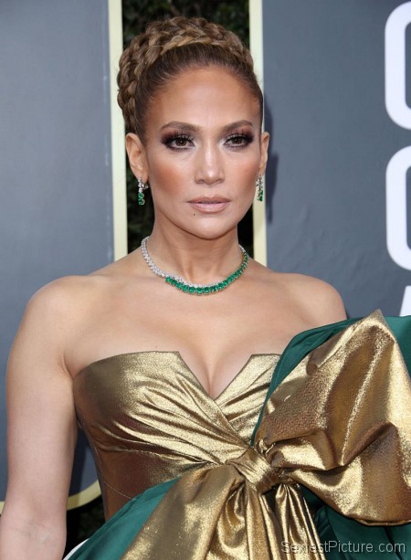 Jennifer Lopez Sexy Cleavage