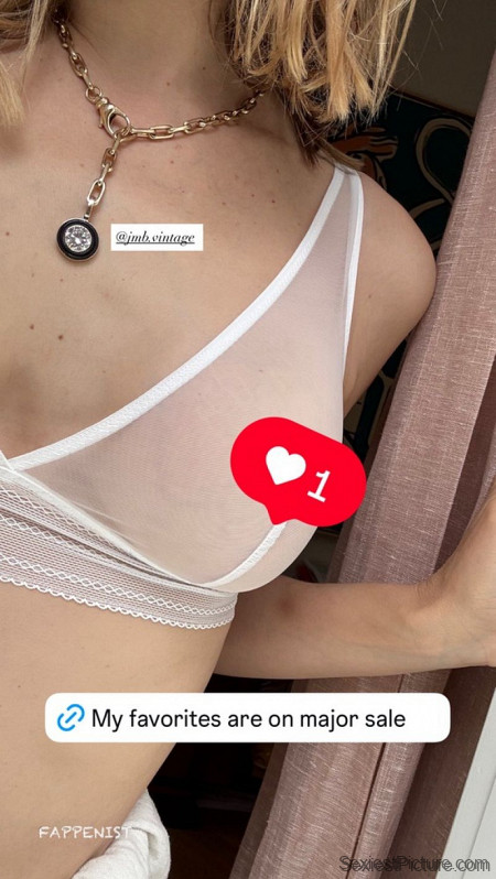 Jenny Mollen Nude Tits