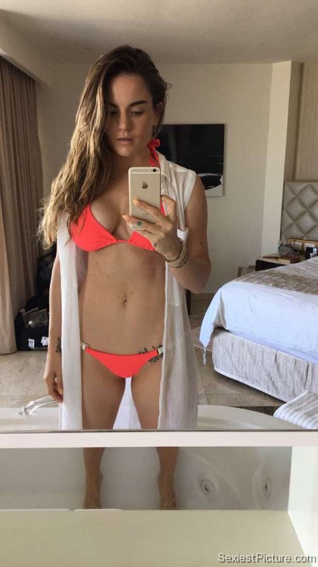 Joanna Levesque JoJo sexy bikini selfie