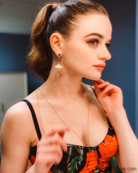 Joey King Tits