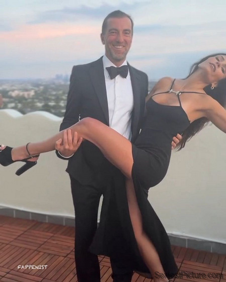 Jordana Brewster Tits and Legs