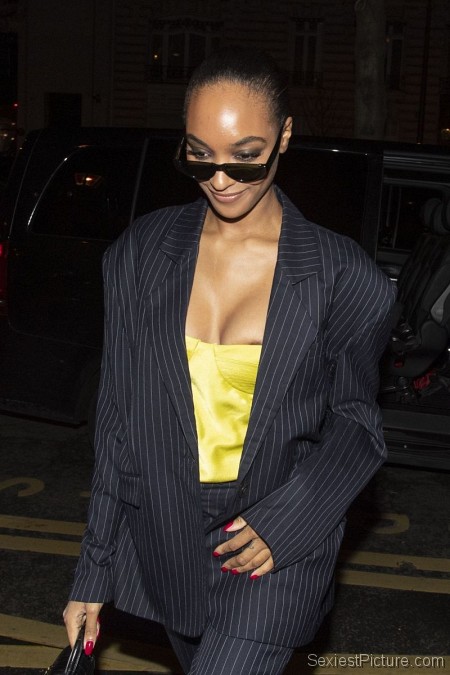 Jourdan Dunn Areola Peek Nip Slip