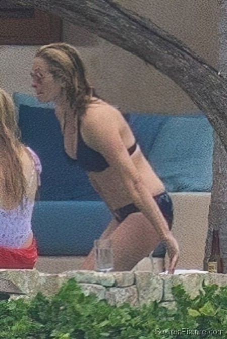 Julia Roberts Sexy Bikini