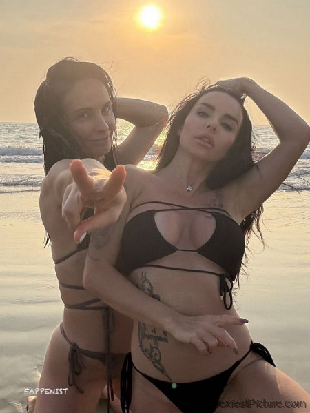 Julia Volkova and Lena Katina Tits