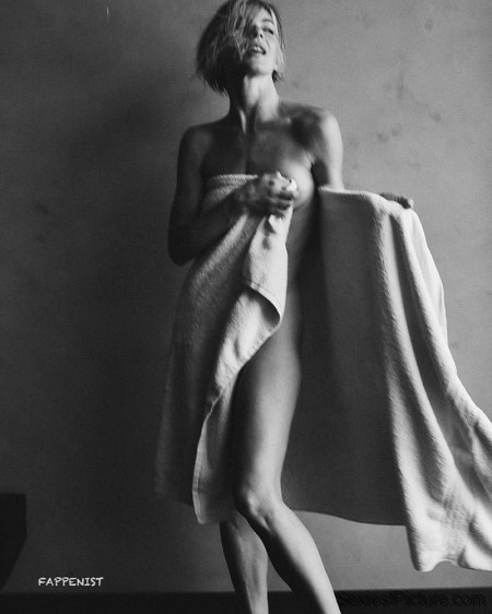 Julianne Hough Naked in a Towel