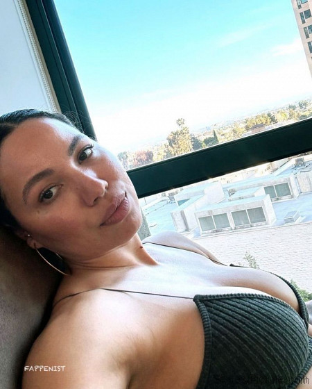 Jurnee Smollett Tits