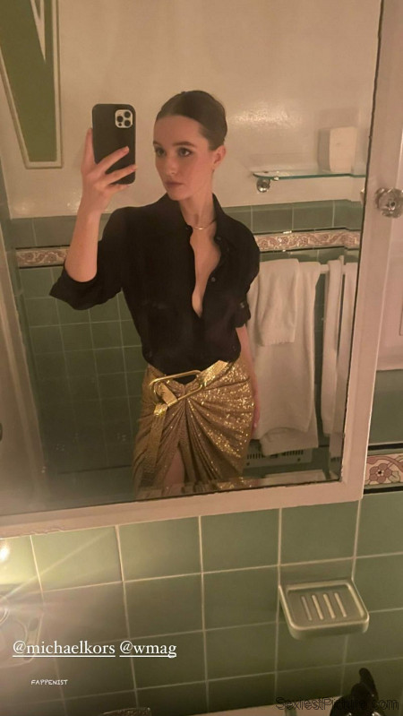 Kaitlyn Dever Tits