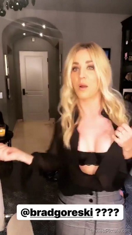 Kaley Cuoco Flashing Cleavage