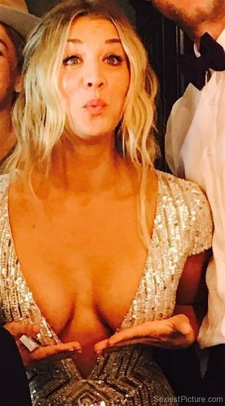Kaley Cuoco sexy boobs cleavage Golden Globes backstage