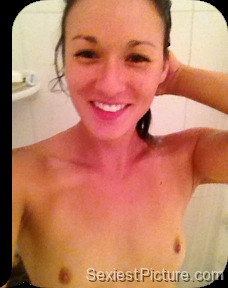 Kate upton nude showering selfies leaked hacked cellphone