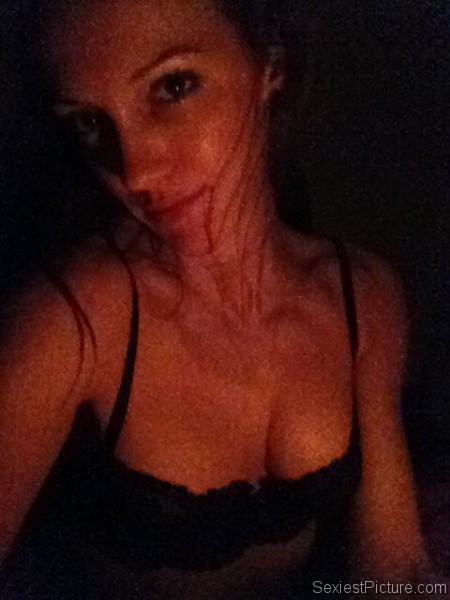 Katie Cassidy bra selfie leaked
