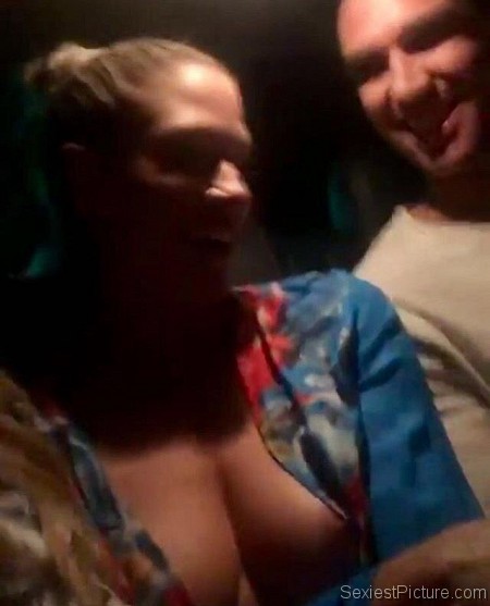 Kelly Kelly WWE boob flash