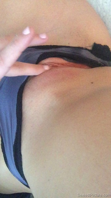 Kelly Rohrbach masturbating selfie leaked