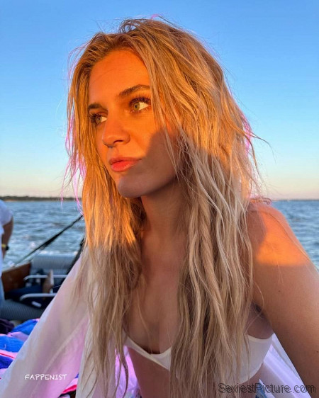 Kelsea Ballerini Tits on a Boat