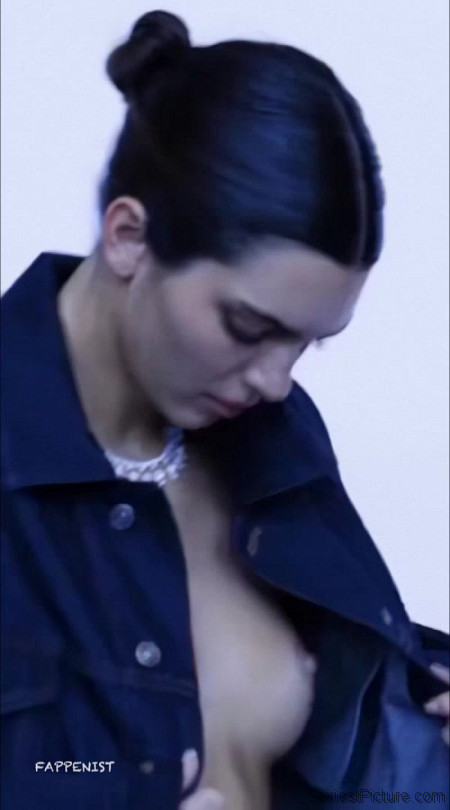 Kendall Jenner Nude Big Tits Nip Slip