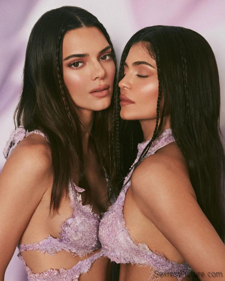 Kendall Jenner and Kylie Jenner Tits